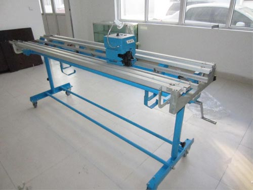 Loom automatically connected by machine