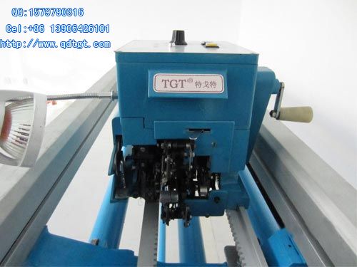 Loom automatically connected by machine
