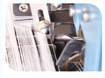 Loom automatically connected by machine